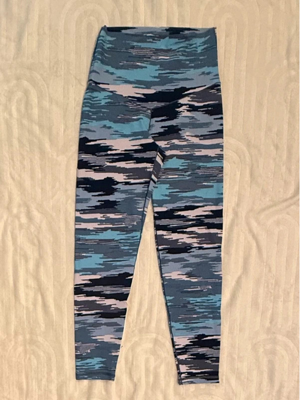Aerie Legging Estampado Azul, Gris y Negro Talla M NUEVO